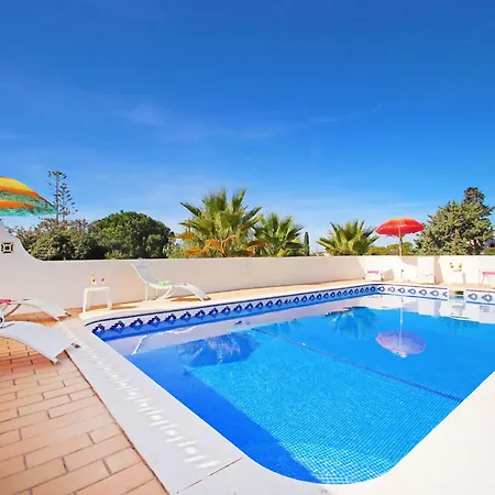 Villa With Heatable Pool
